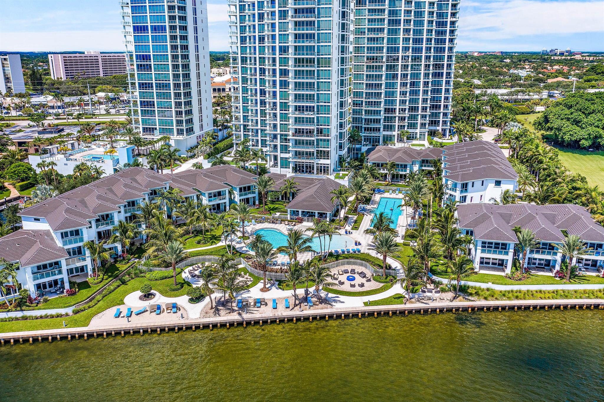 WATER CLUB - Residential