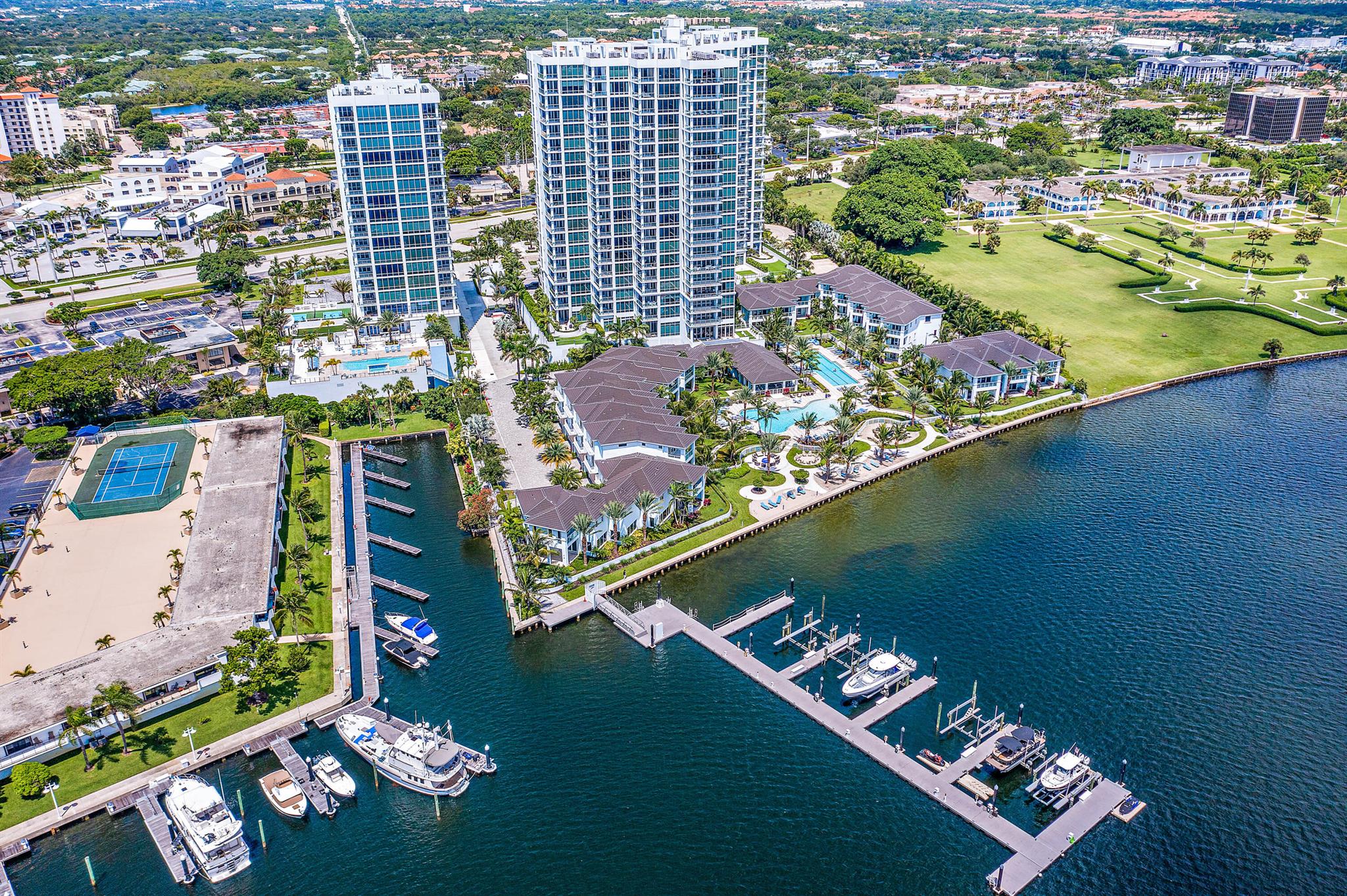 WATER CLUB - Residential