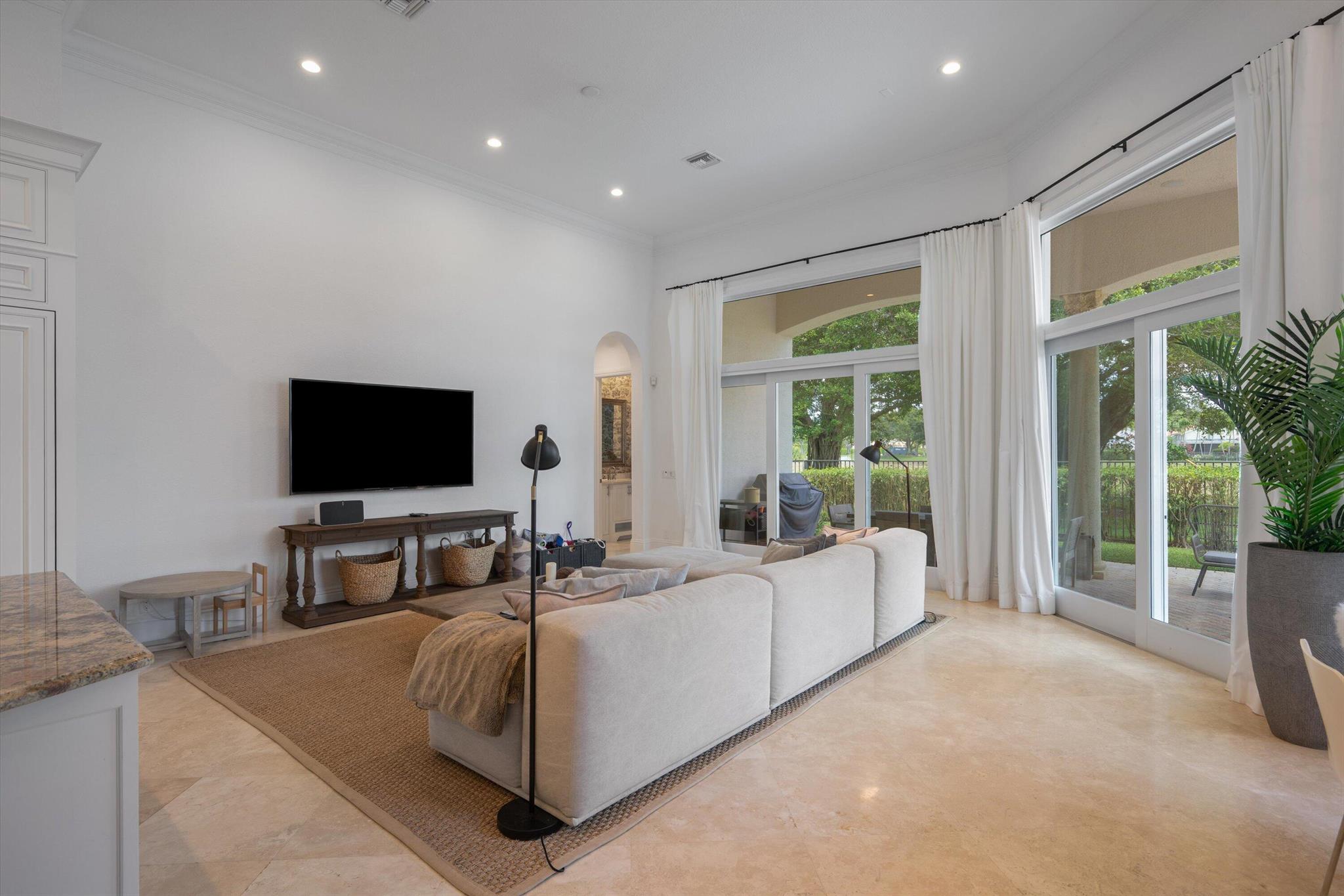 MIZNER ESTATES OF PALM BE - Residential
