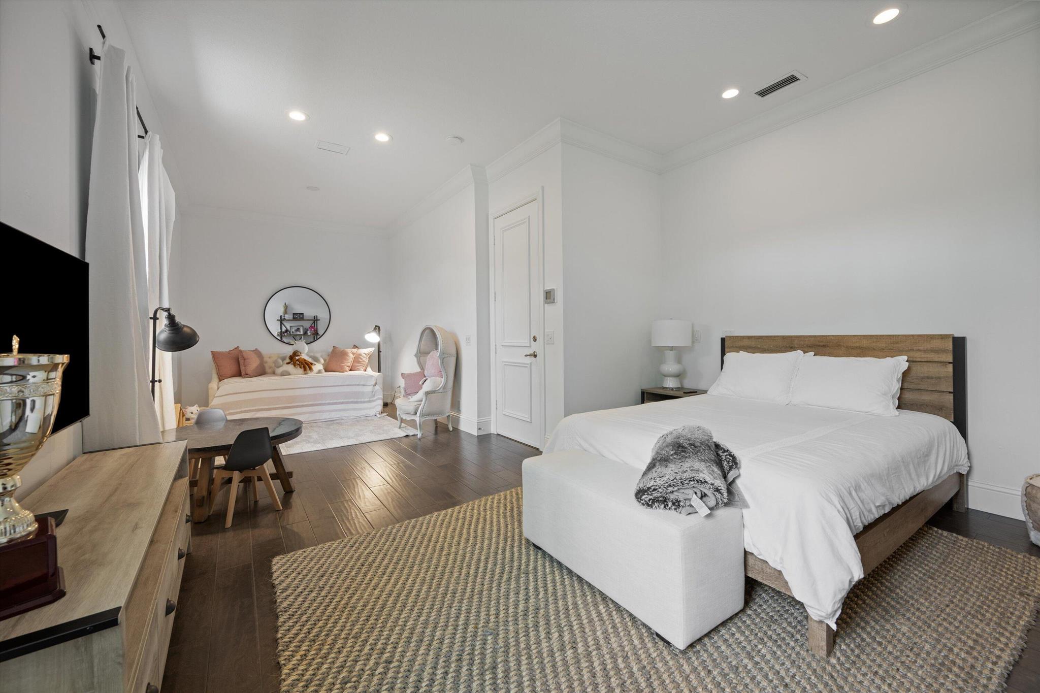 MIZNER ESTATES OF PALM BE - Residential