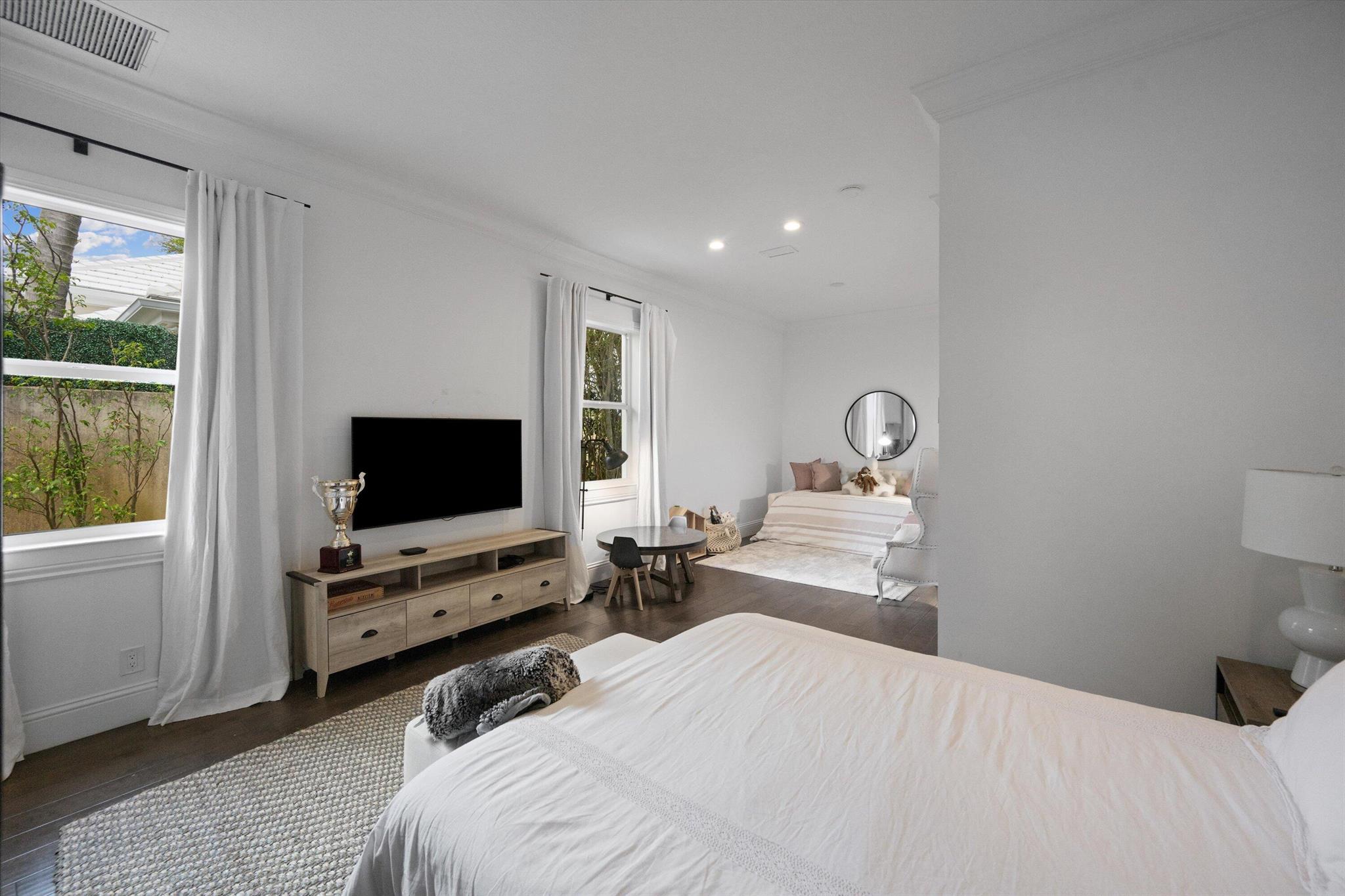 MIZNER ESTATES OF PALM BE - Residential