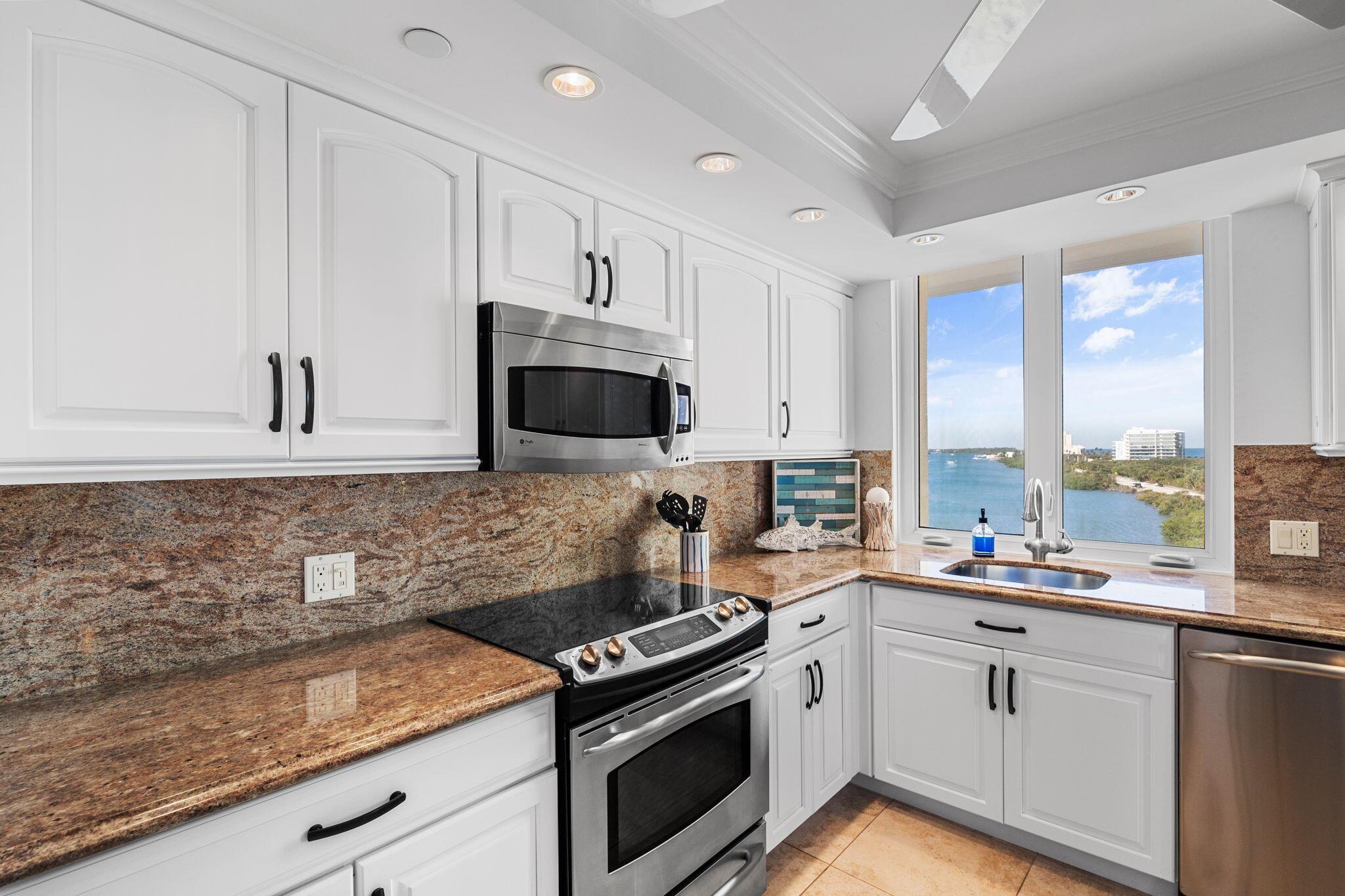 LA MAR CONDO APTS DECL - Residential Lease