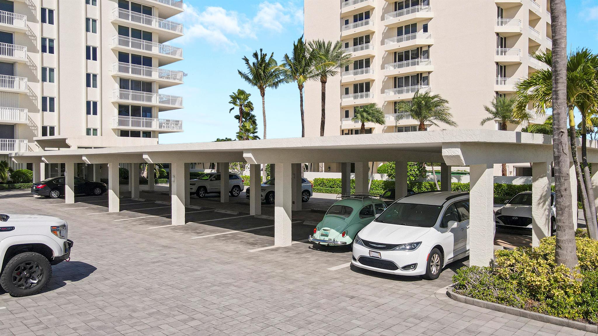 LA MAR CONDO APTS DECL - Residential Lease