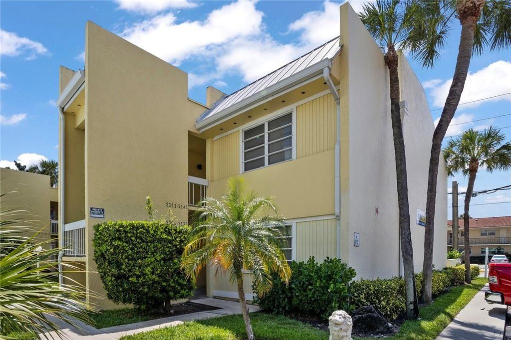 Photo of 2121 NE 36th Street #2121, Lighthouse Point, FL 33064 (MLS # B26028356)