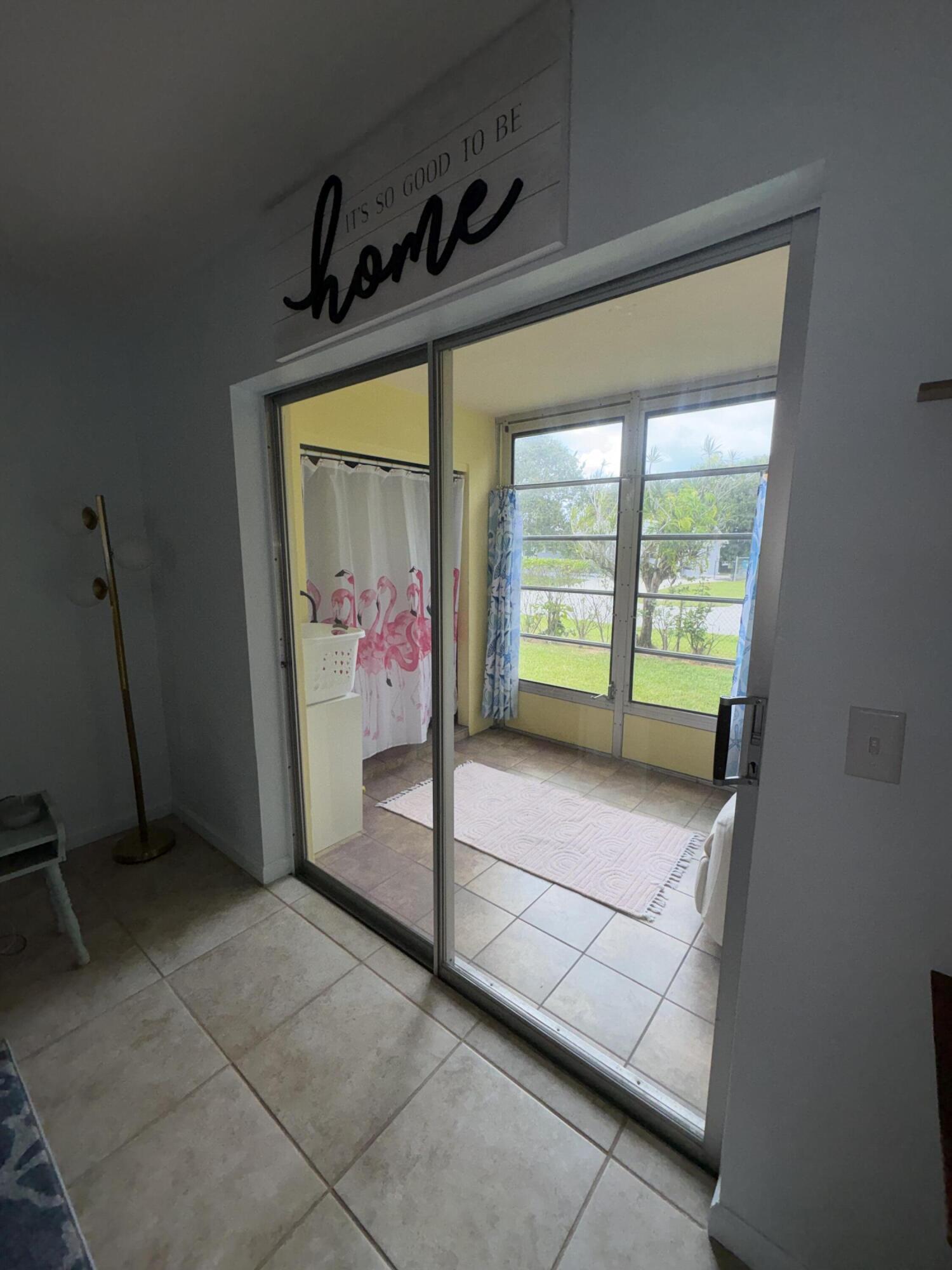 VILLAGE ROYALE CONDO 8 - Residential