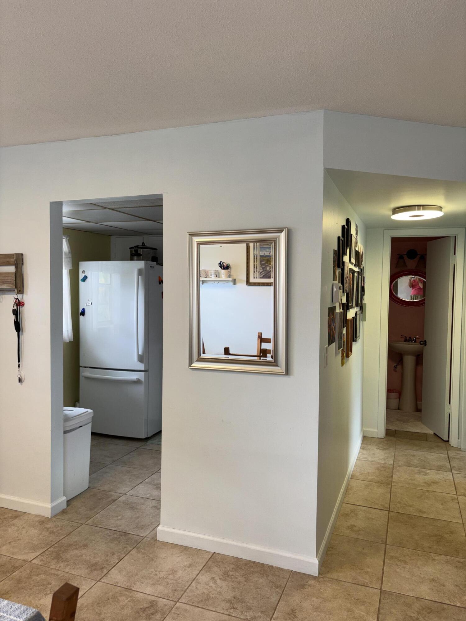 VILLAGE ROYALE CONDO 8 - Residential