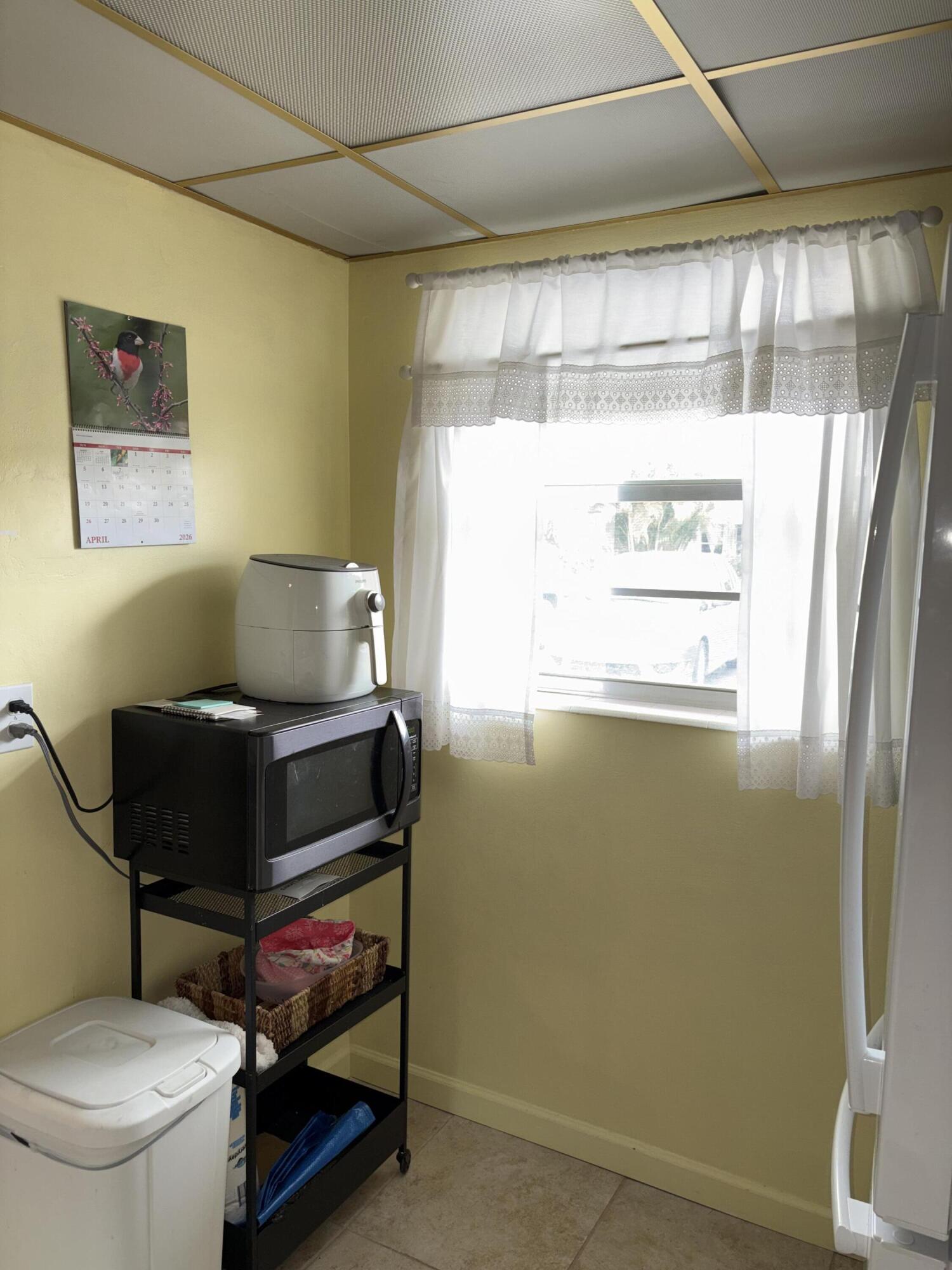 VILLAGE ROYALE CONDO 8 - Residential