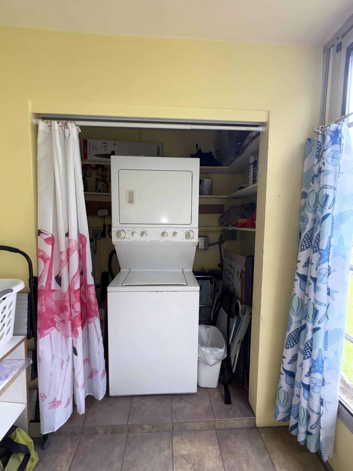 VILLAGE ROYALE CONDO 8 - Residential