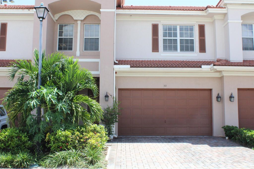Photo of 30 Beechdale Lane, Boynton Beach, FL 33426 (MLS # R10911979)