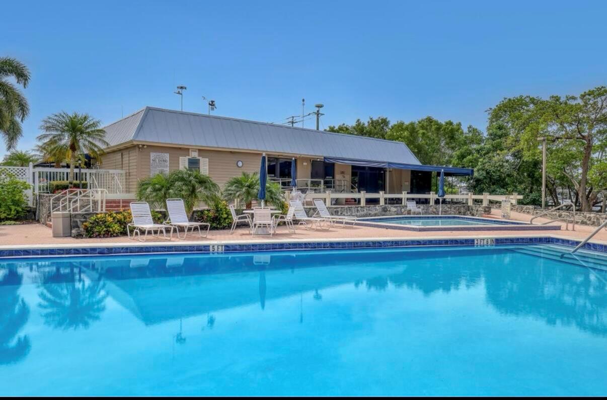 RIVERBEND CONDO - Residential Lease