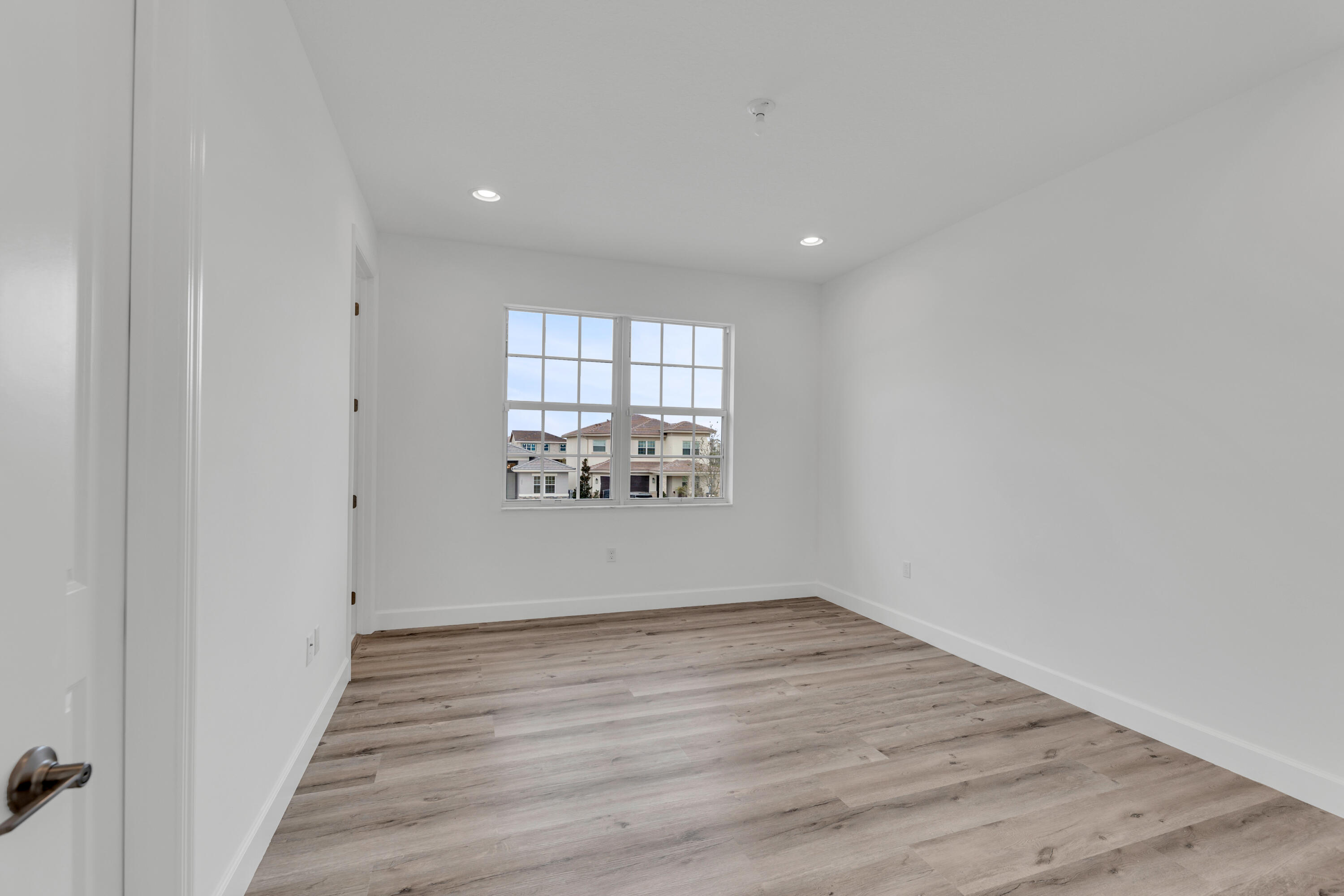 ARDEN PUD POD G NORTH - Residential Lease