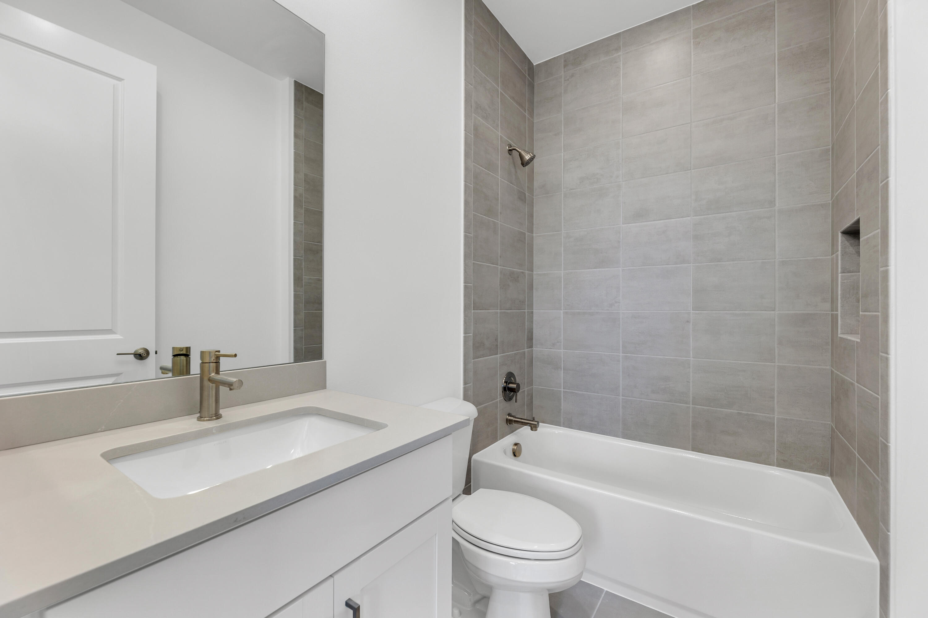 ARDEN PUD POD G NORTH - Residential Lease