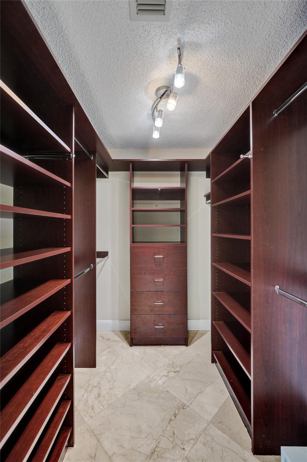 VILLA RESIDENCES OF EMER - Residential Lease