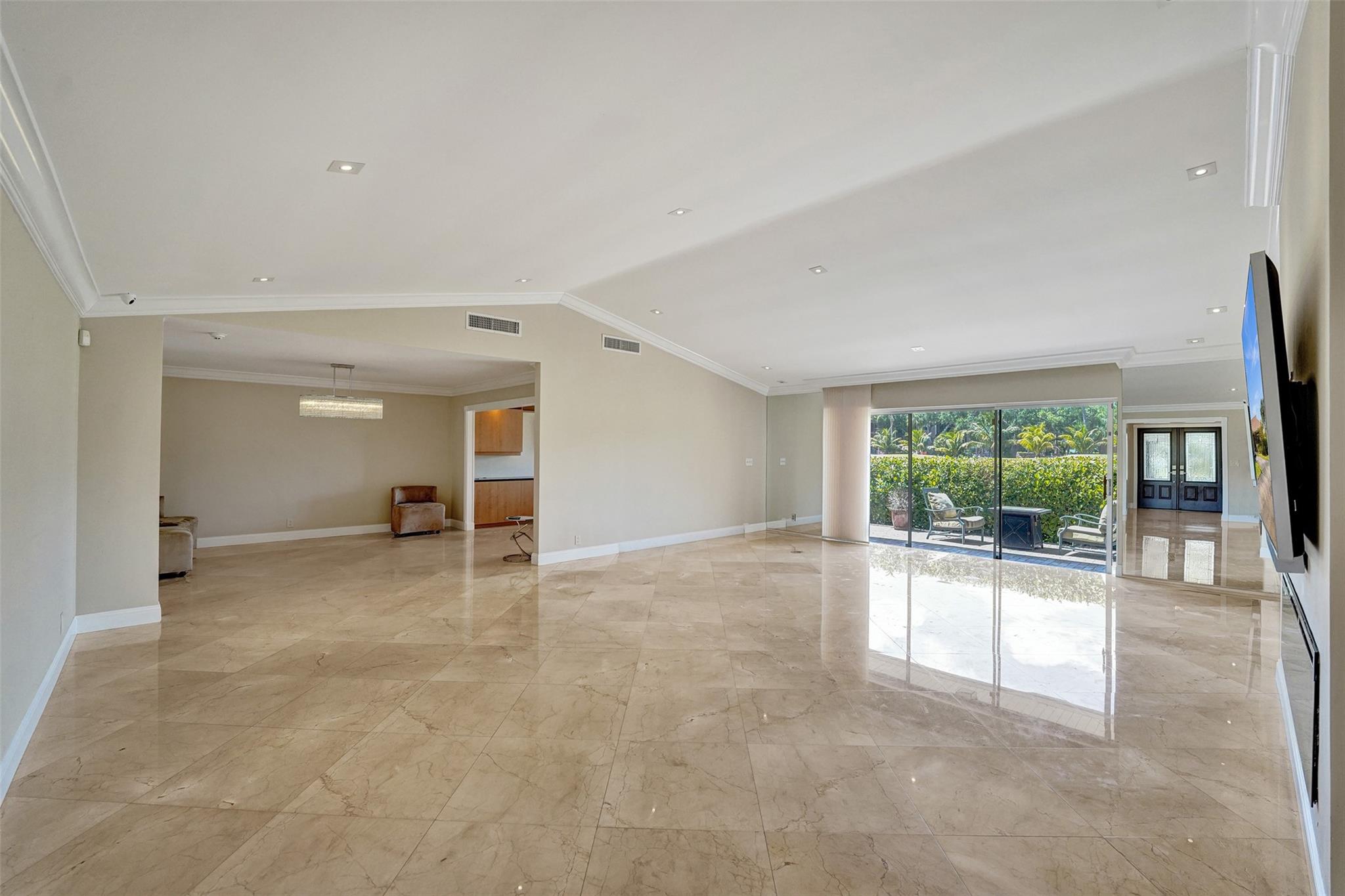 VILLA RESIDENCES OF EMER - Residential Lease