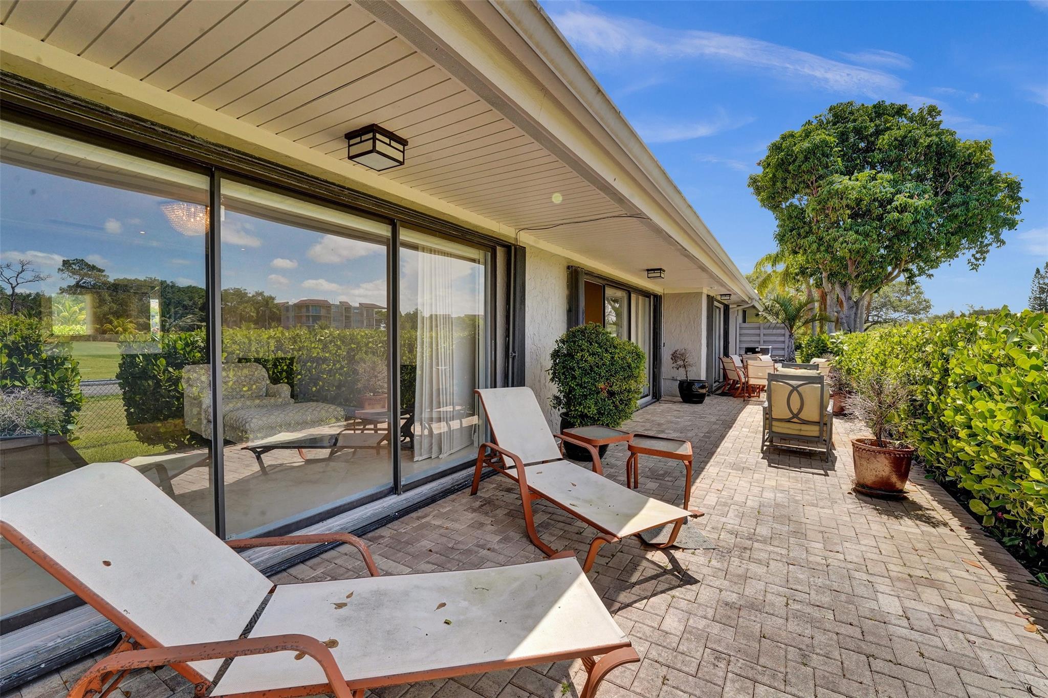 VILLA RESIDENCES OF EMER - Residential Lease