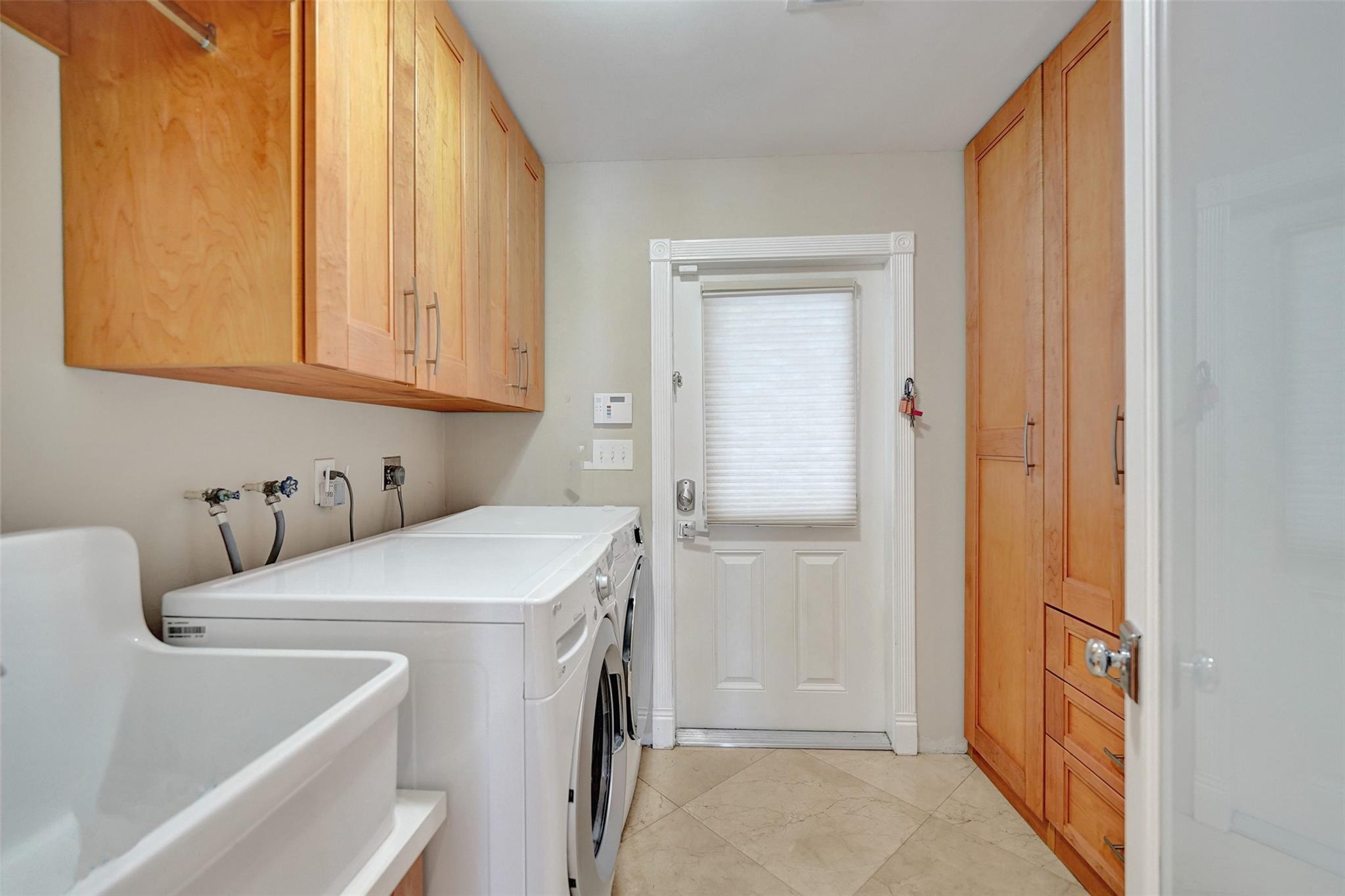 VILLA RESIDENCES OF EMER - Residential Lease