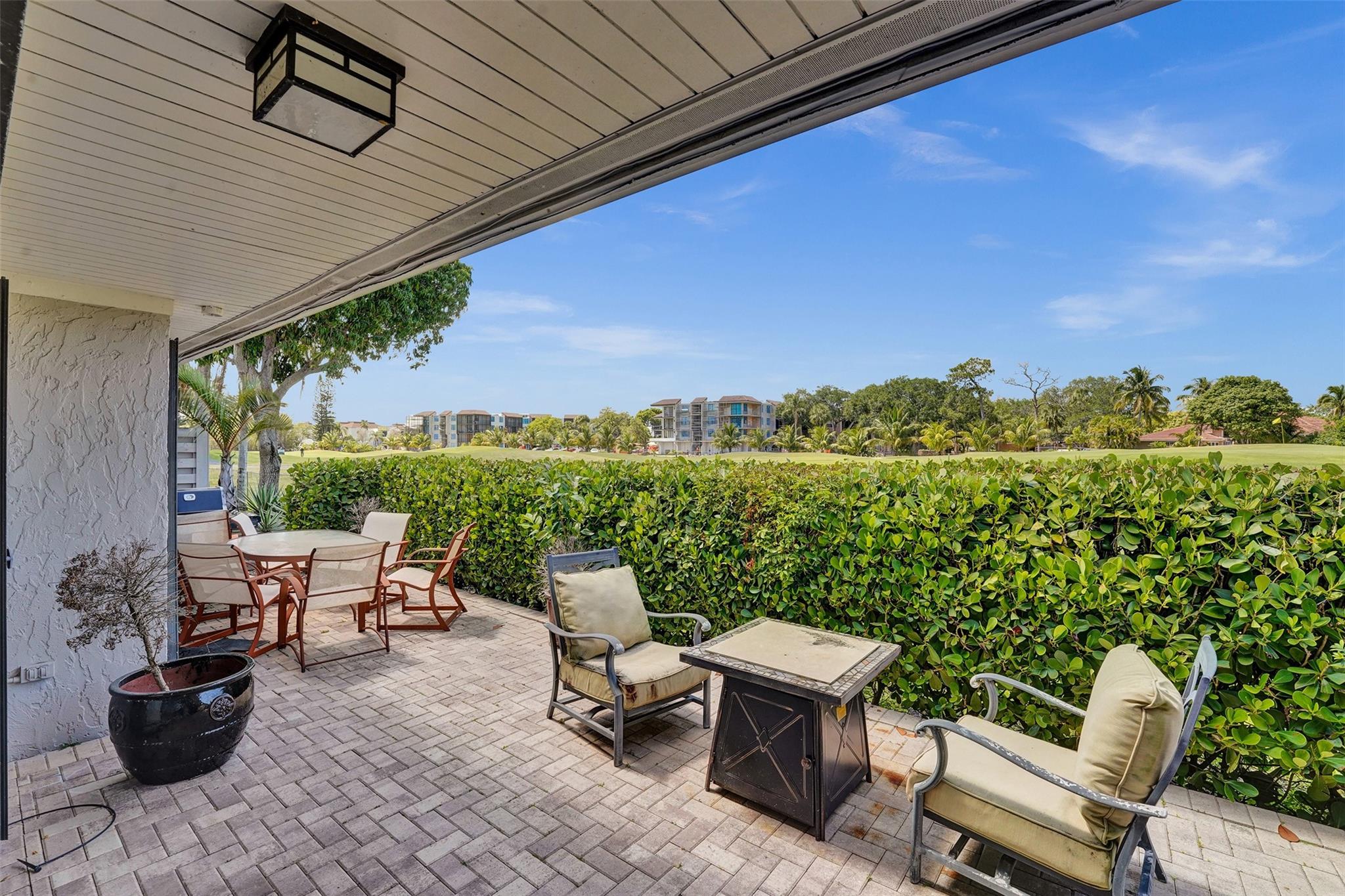 VILLA RESIDENCES OF EMER - Residential Lease