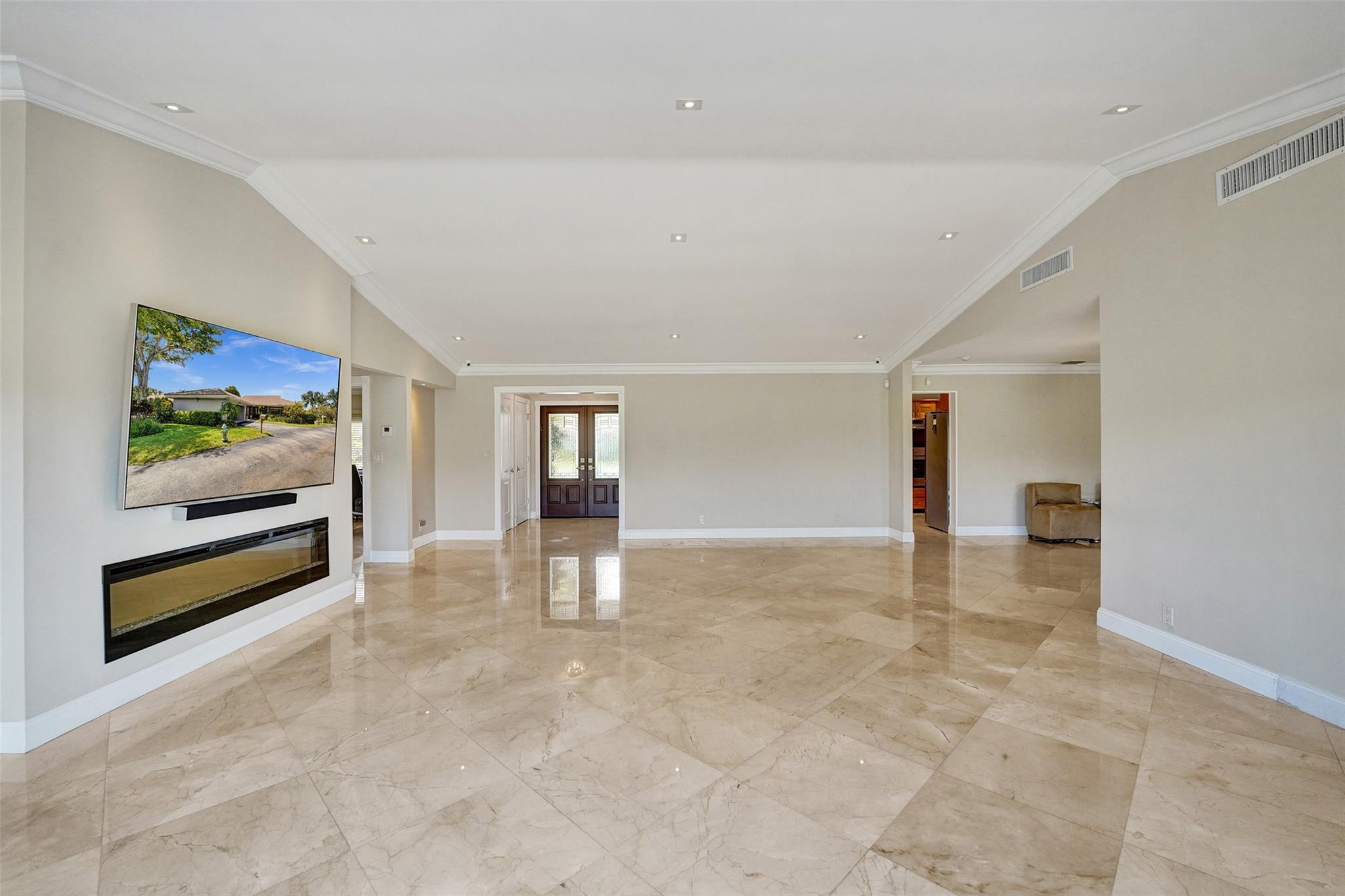 VILLA RESIDENCES OF EMER - Residential Lease