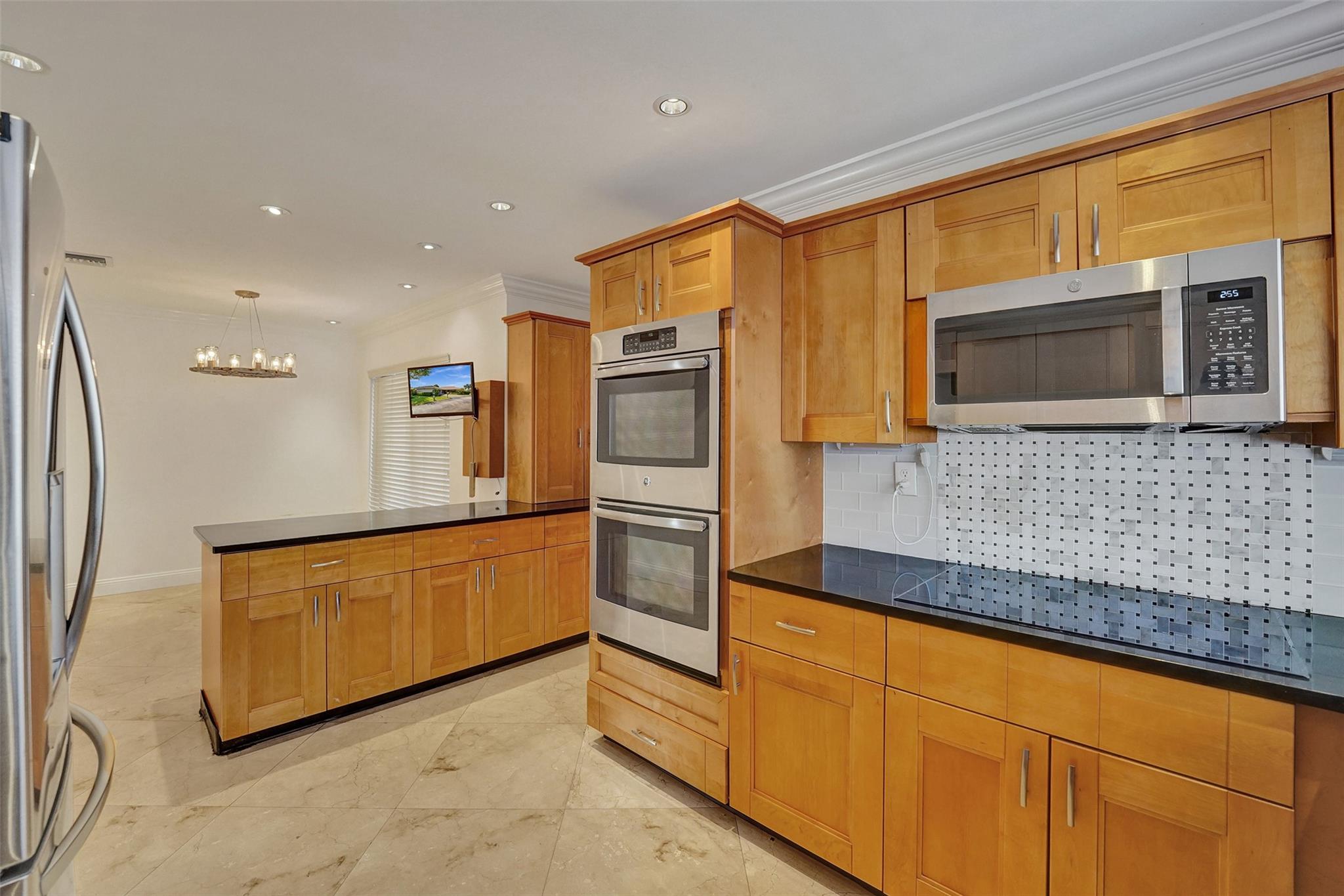 VILLA RESIDENCES OF EMER - Residential Lease