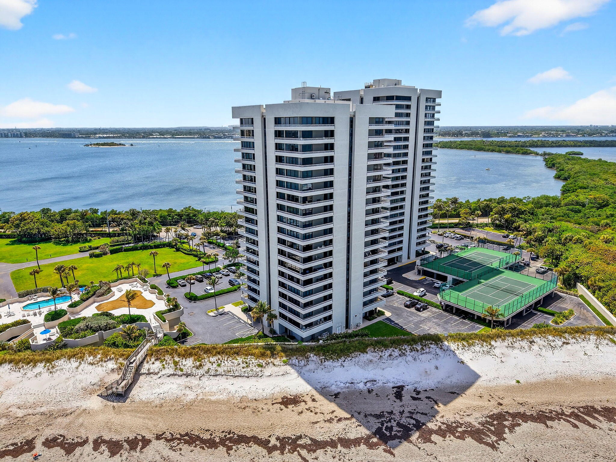 WATER GLADES CONDO - Residential