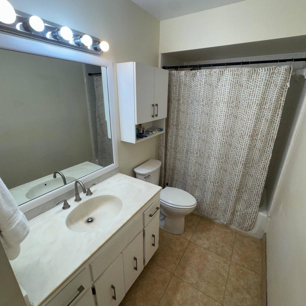Photo of 404 SE 6th Avenue, Deerfield Beach, FL 33441 (MLS # B26082114)