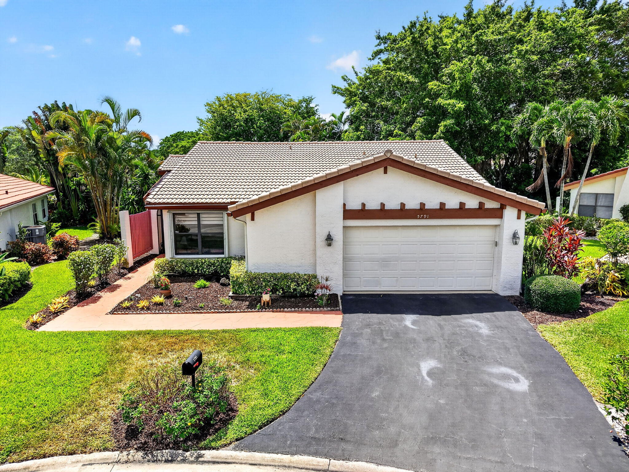 5791 Lakeview Mews Place