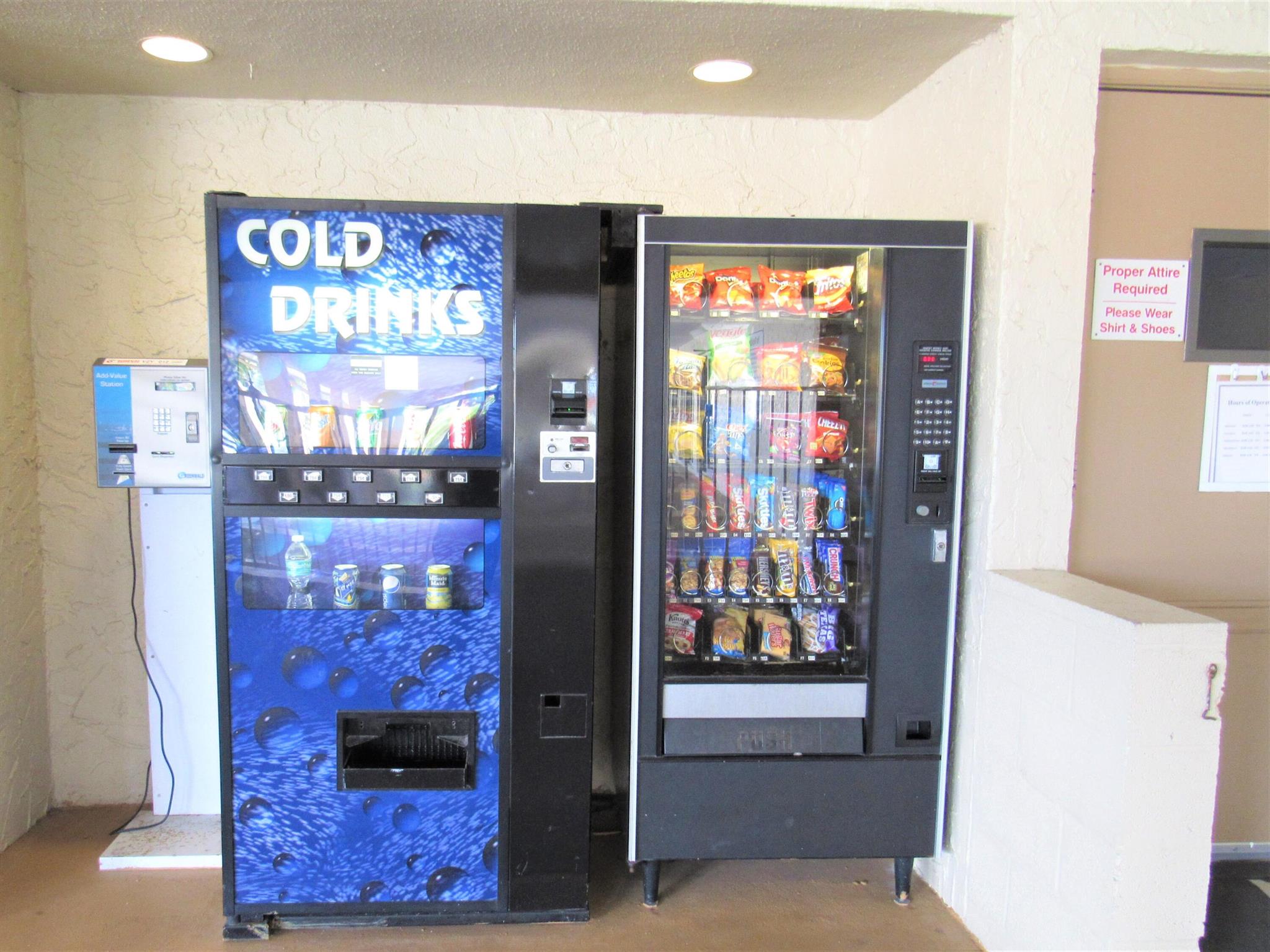 GOLDEN LAKES VILLAGE COND - Residential