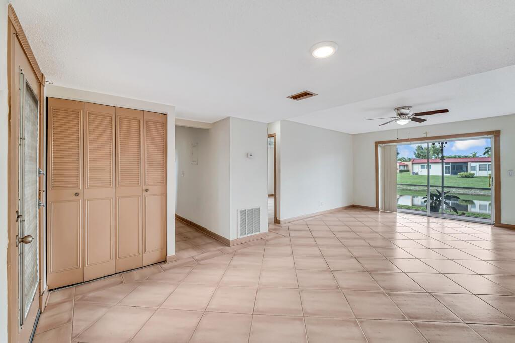 GOLDEN LAKES VILLAGE COND - Residential