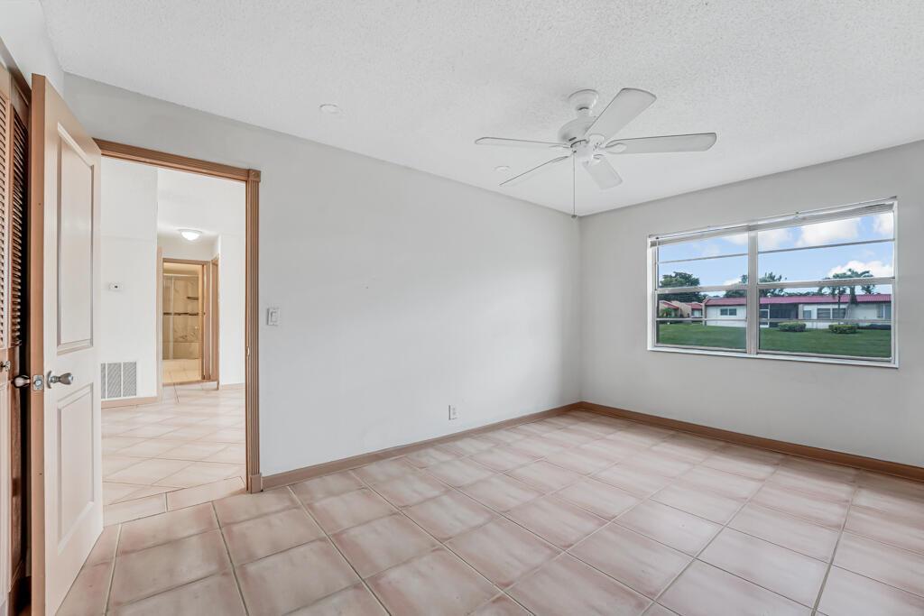 GOLDEN LAKES VILLAGE COND - Residential