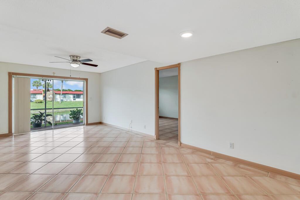 GOLDEN LAKES VILLAGE COND - Residential