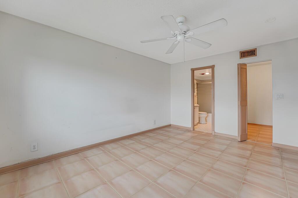 GOLDEN LAKES VILLAGE COND - Residential