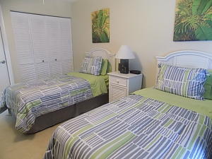 PINECROFT CONDO - Residential