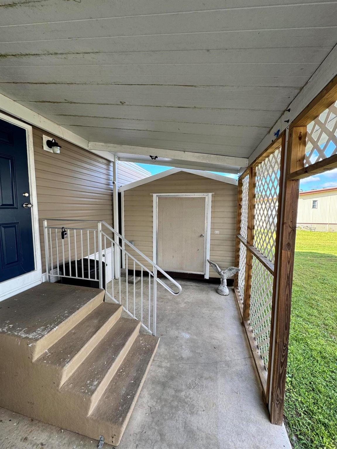 Royal Palm Mobile Home Pa - Residential
