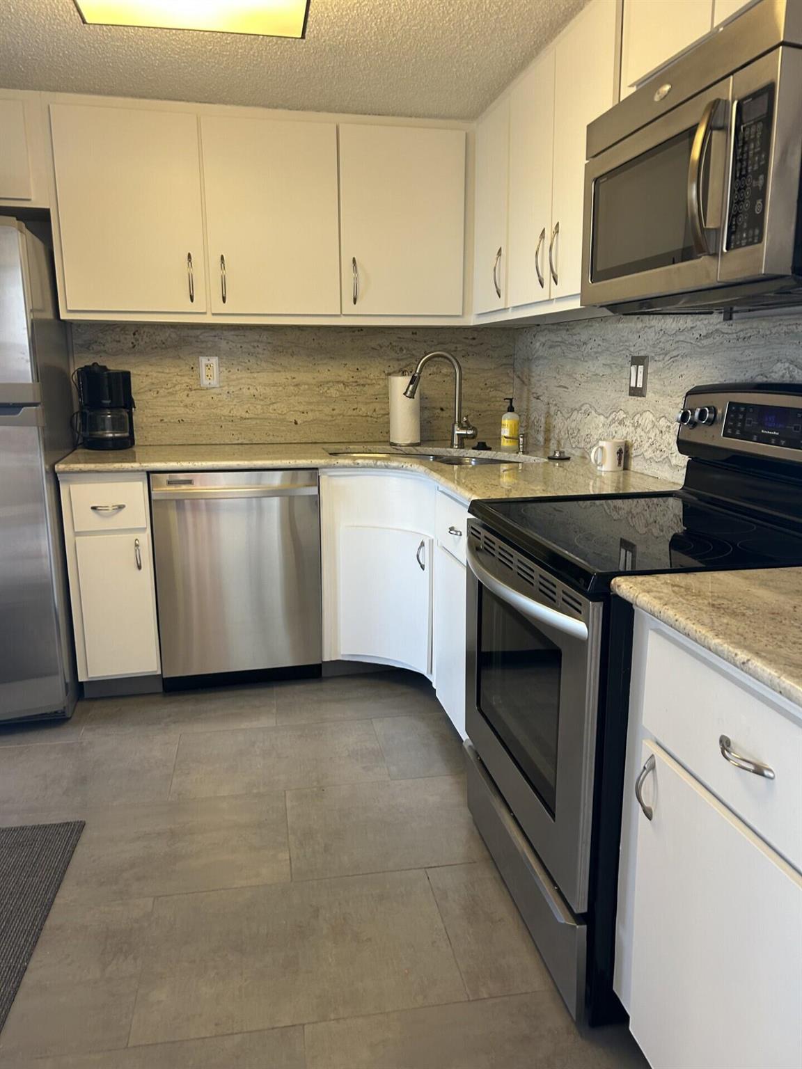 TRIANON CONDO - Residential