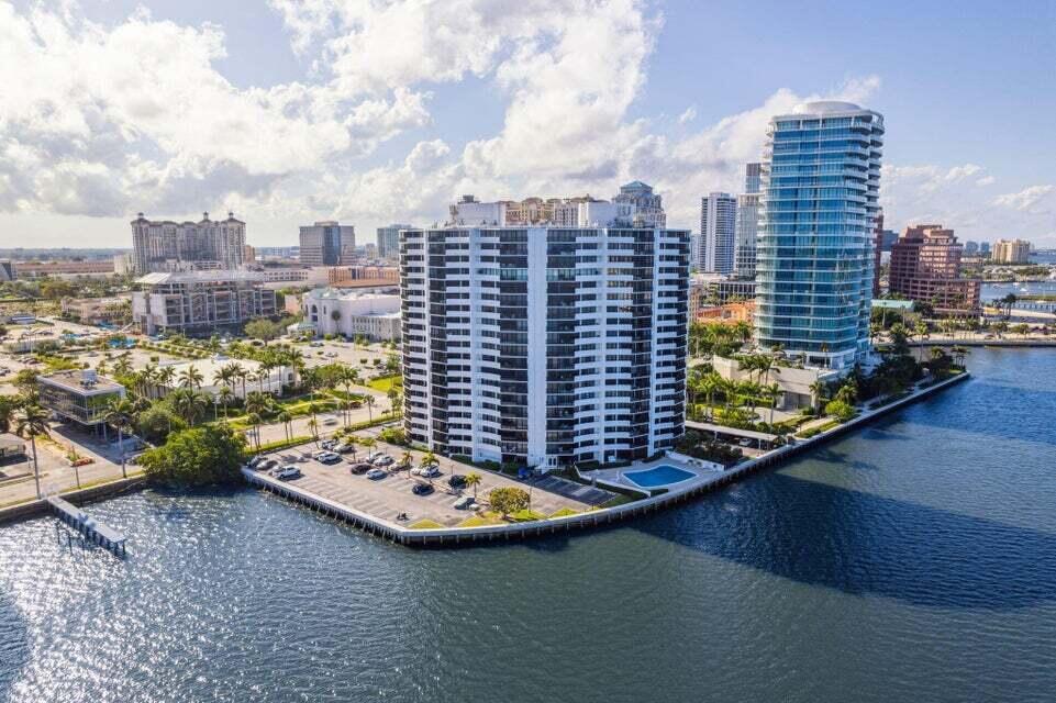 TRIANON CONDO - Residential
