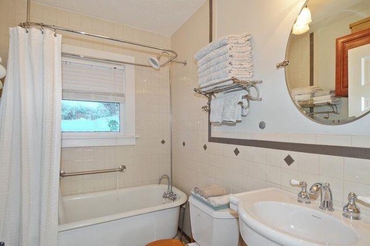 COLONIAL ESTATES - Residential Lease