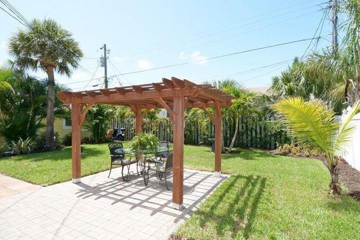 COLONIAL ESTATES - Residential Lease