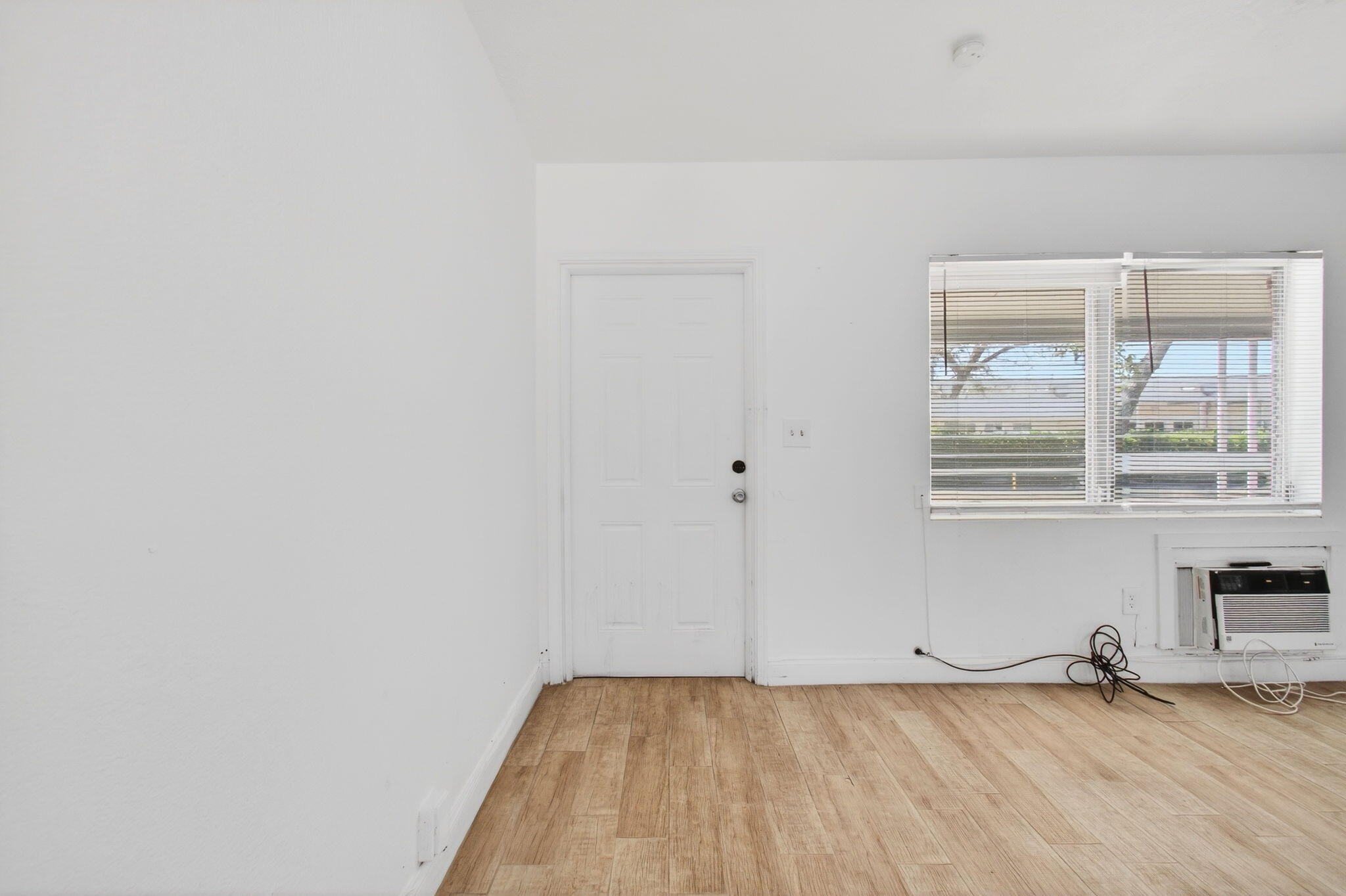 LAKE WORTH TOWN OF - Residential Income