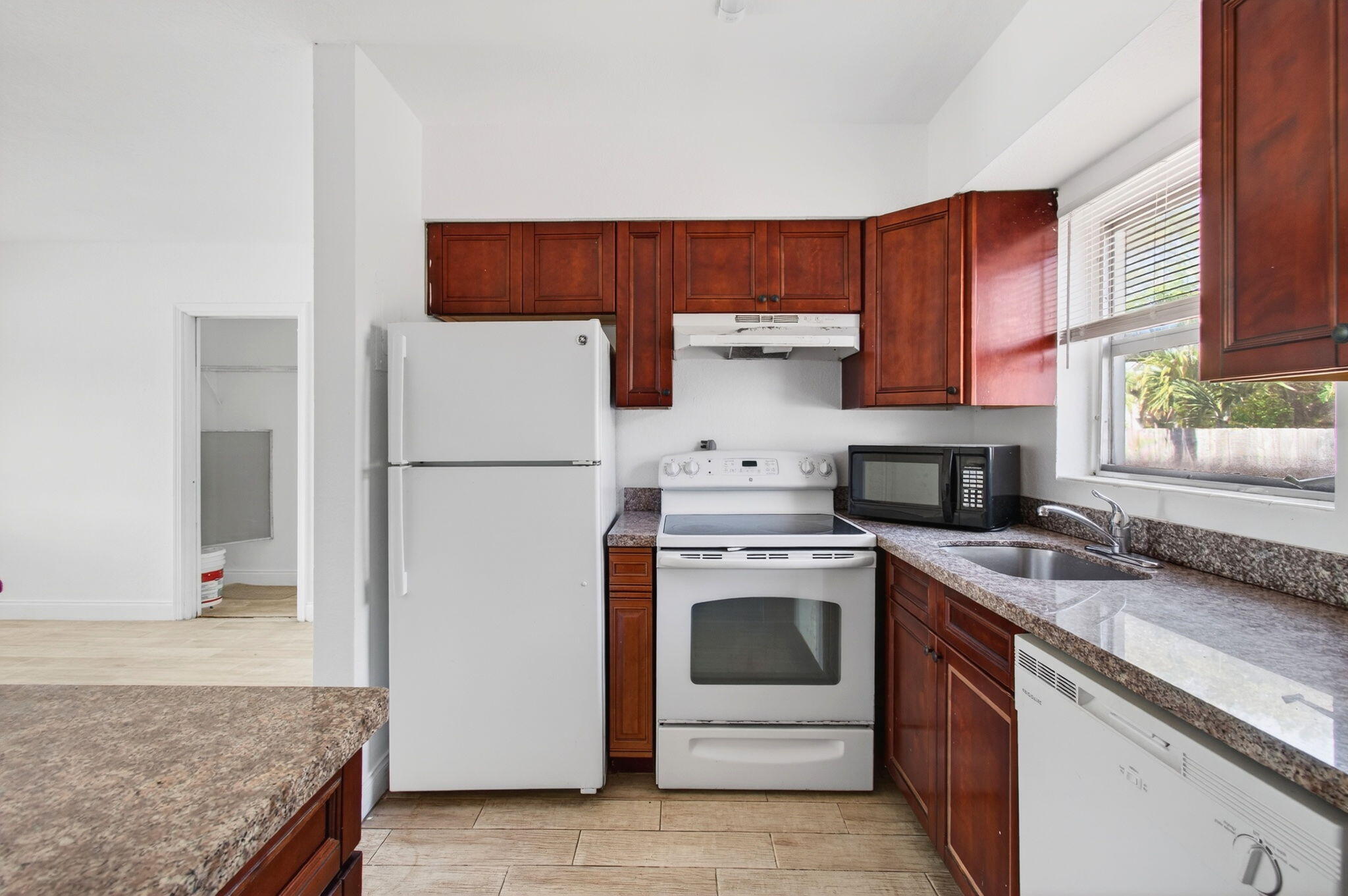 LAKE WORTH TOWN OF - Residential Income