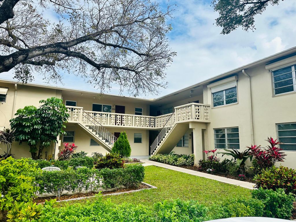 Photo of 606 S C Street #201, Lake Worth Beach, FL 33460 (MLS # B26013047)