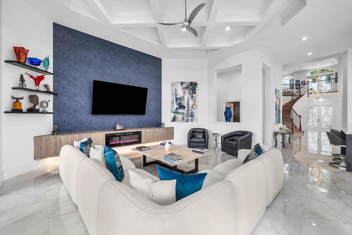 Mizner Country Club - Residential