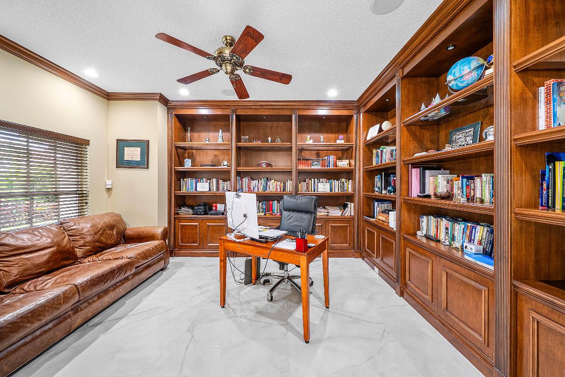 Mizner Country Club - Residential