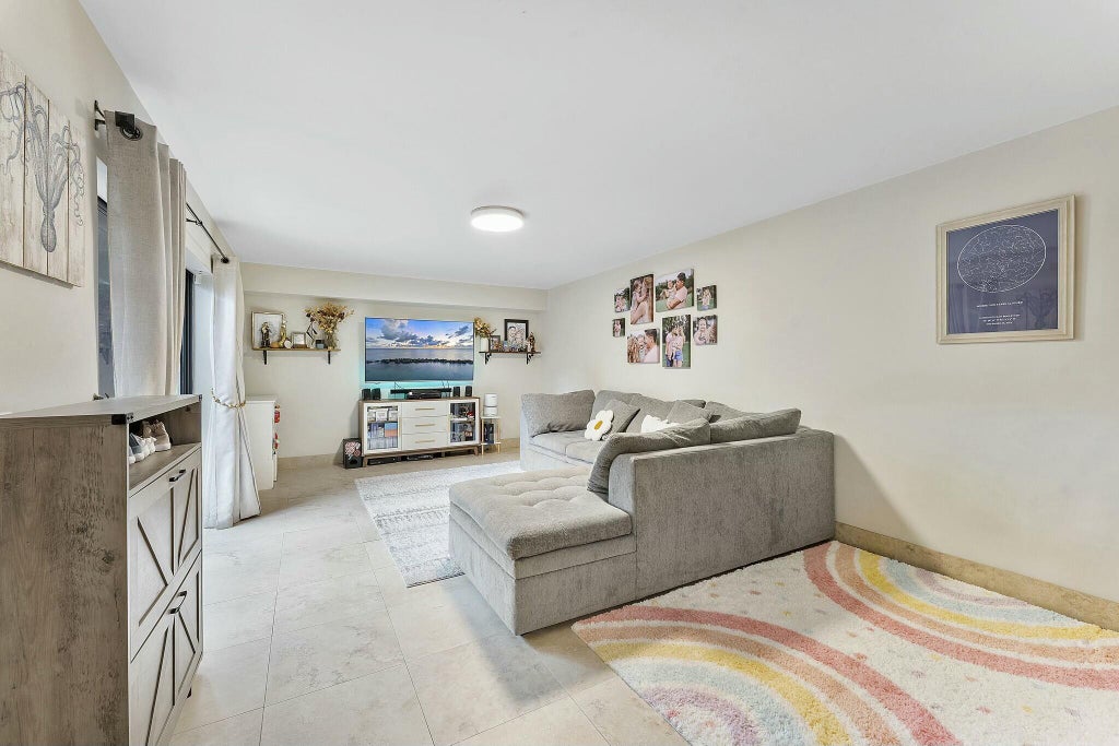 Photo of 410 Buttonwood Lane, Boynton Beach, FL 33436 (MLS # R11070668)