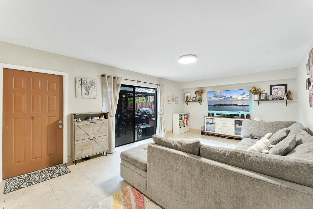 Photo of 410 Buttonwood Lane, Boynton Beach, FL 33436 (MLS # R11070668)