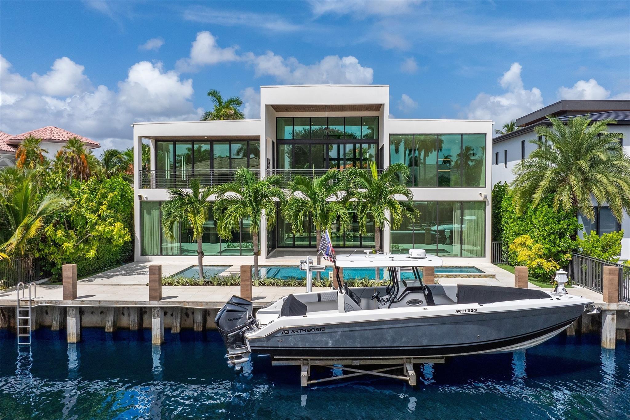 432 Coconut Isle Dr