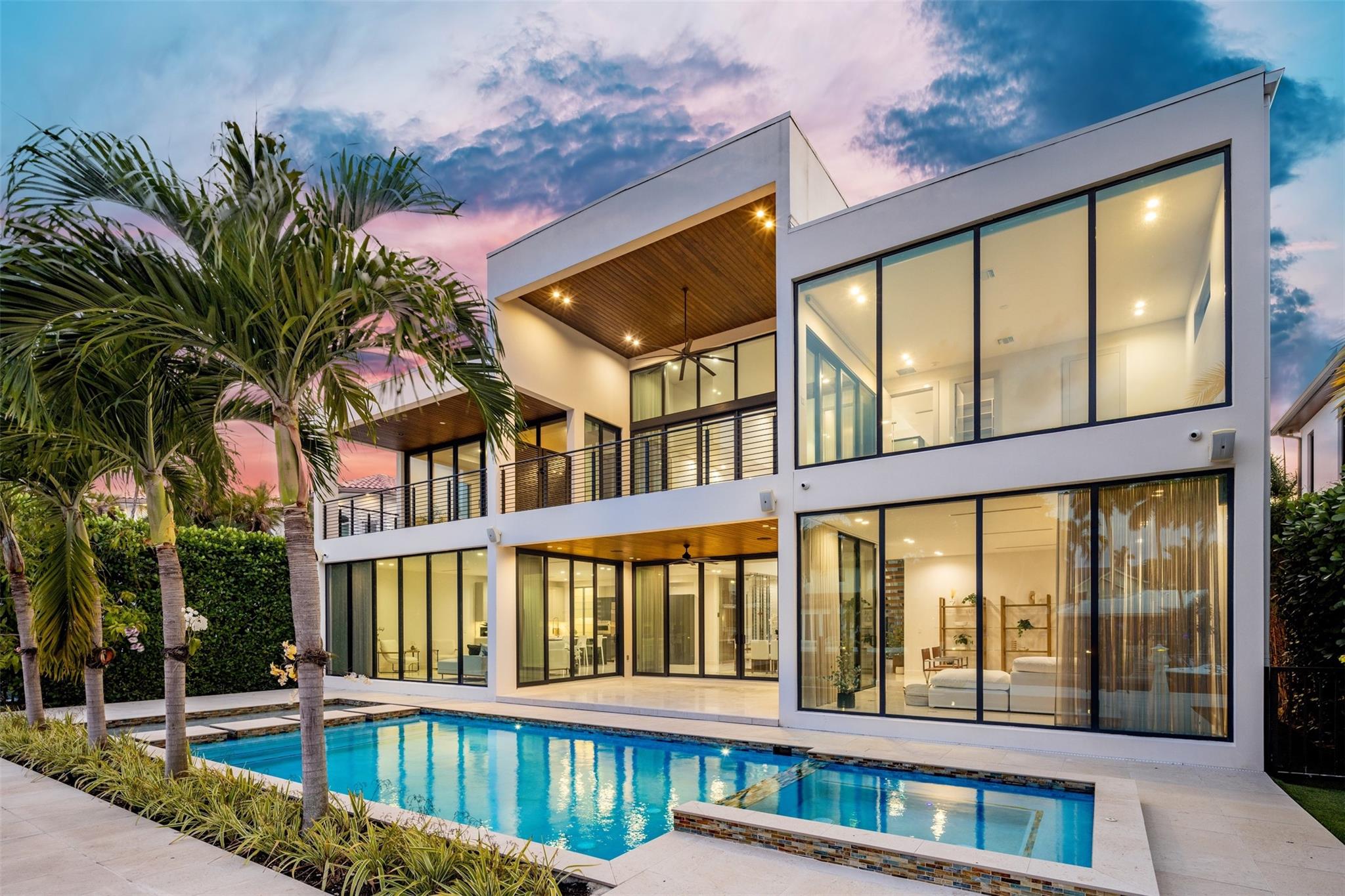 432 Coconut Isle Dr