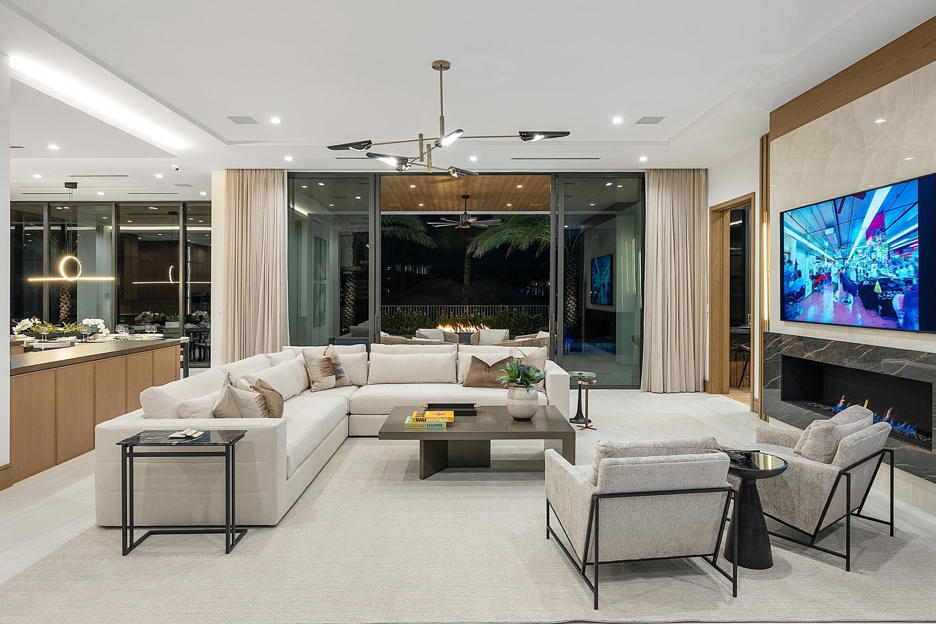 ROYAL PALM YACHT & COUNTR - Residential