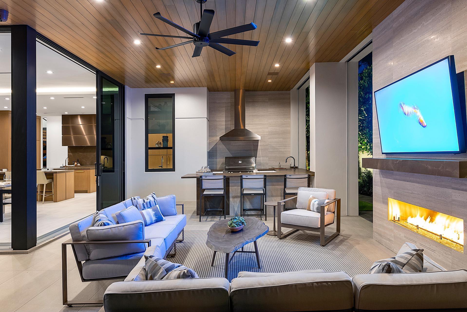 ROYAL PALM YACHT & COUNTR - Residential