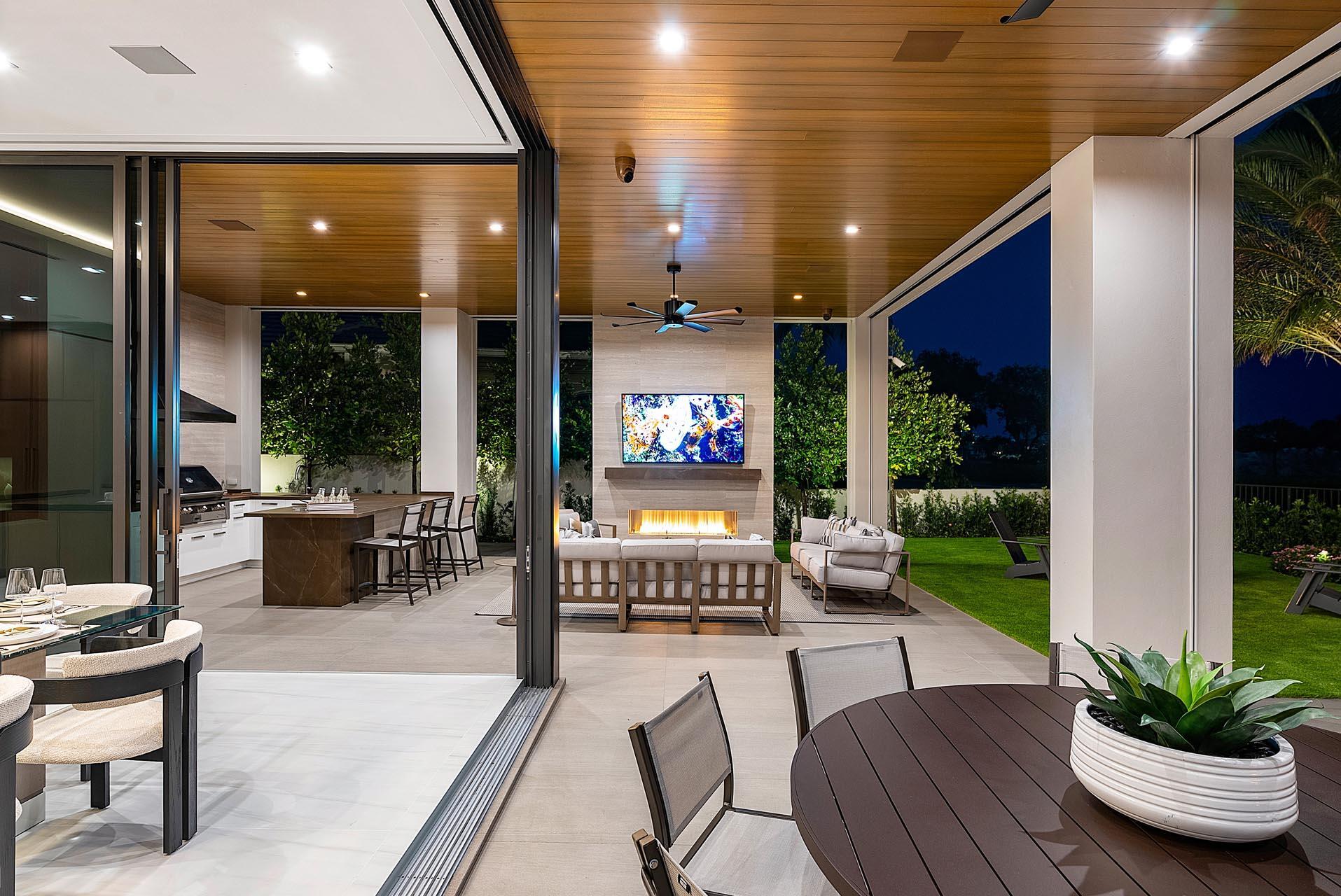 ROYAL PALM YACHT & COUNTR - Residential