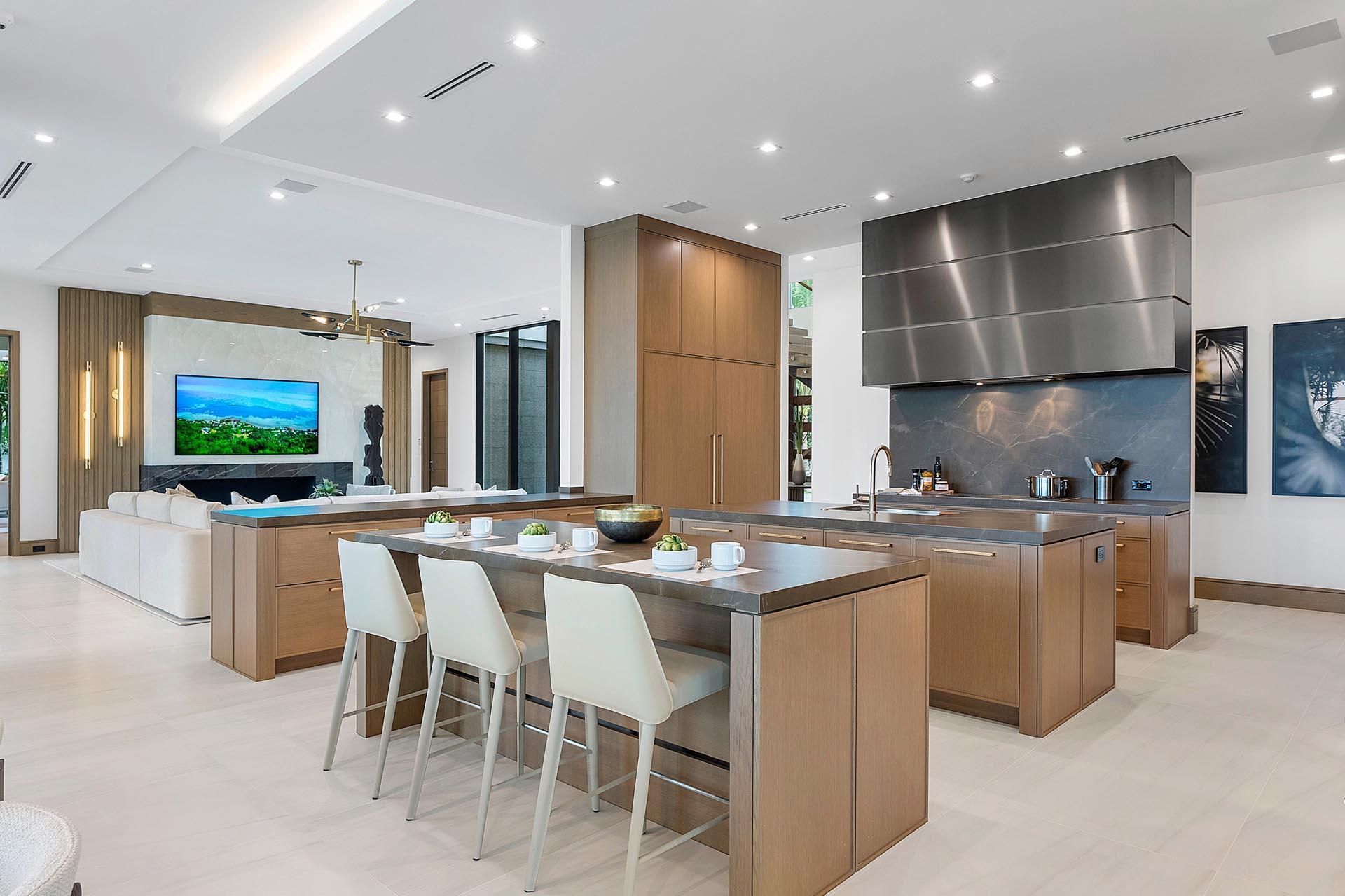 ROYAL PALM YACHT & COUNTR - Residential